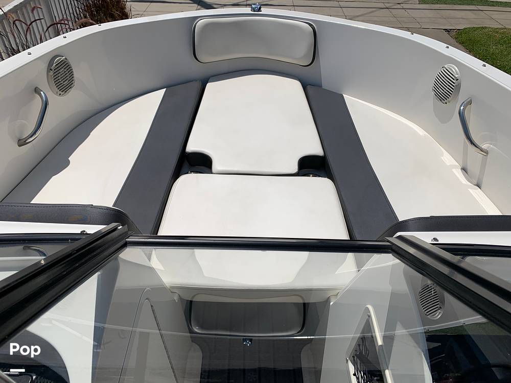 Slide: The Image of Bayliner VR4 2021 - 14633384