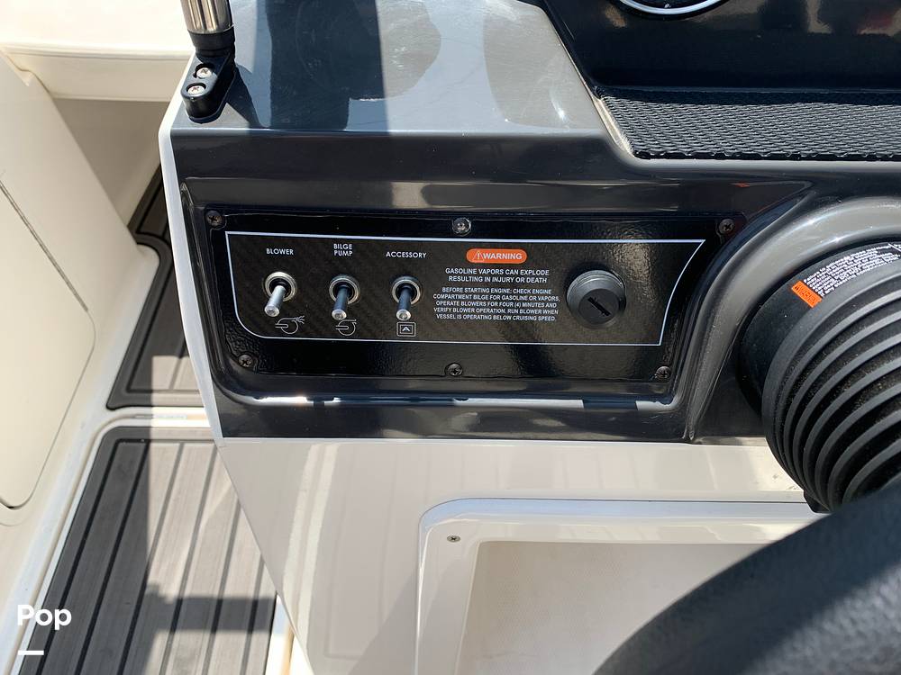 Slide: The Image of Bayliner VR4 2021 - 14633394