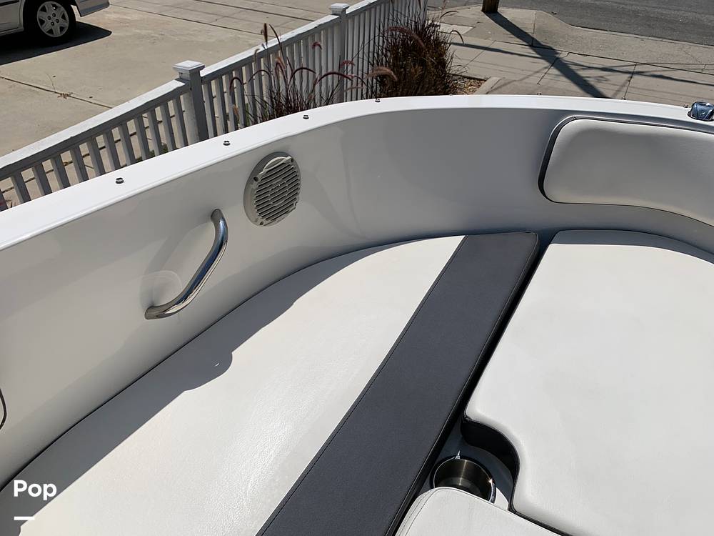Slide: The Image of Bayliner VR4 2021 - 14633401