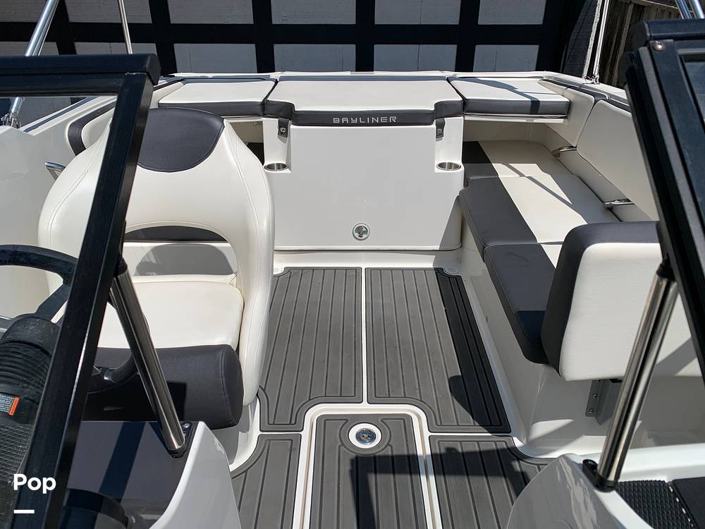 Slide: The Image of Bayliner VR4 2021 - 14633402