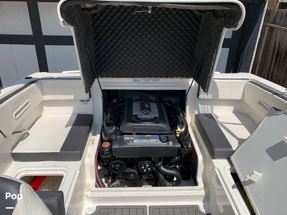 Slide: The Image of Bayliner VR4 2021 - 14633407