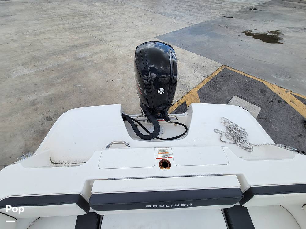Slide: The Image of Bayliner VR4 2021 - 18