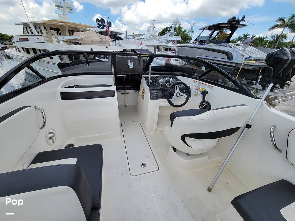 Slide: The Image of Bayliner VR4 2021 - 19