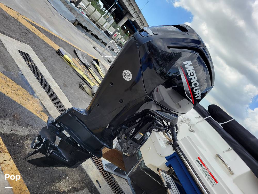 Slide: The Image of Bayliner VR4 2021 - 2