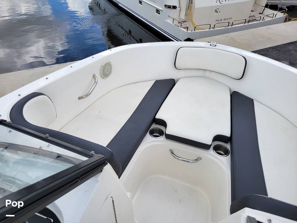 Slide: The Image of Bayliner VR4 2021 - 21