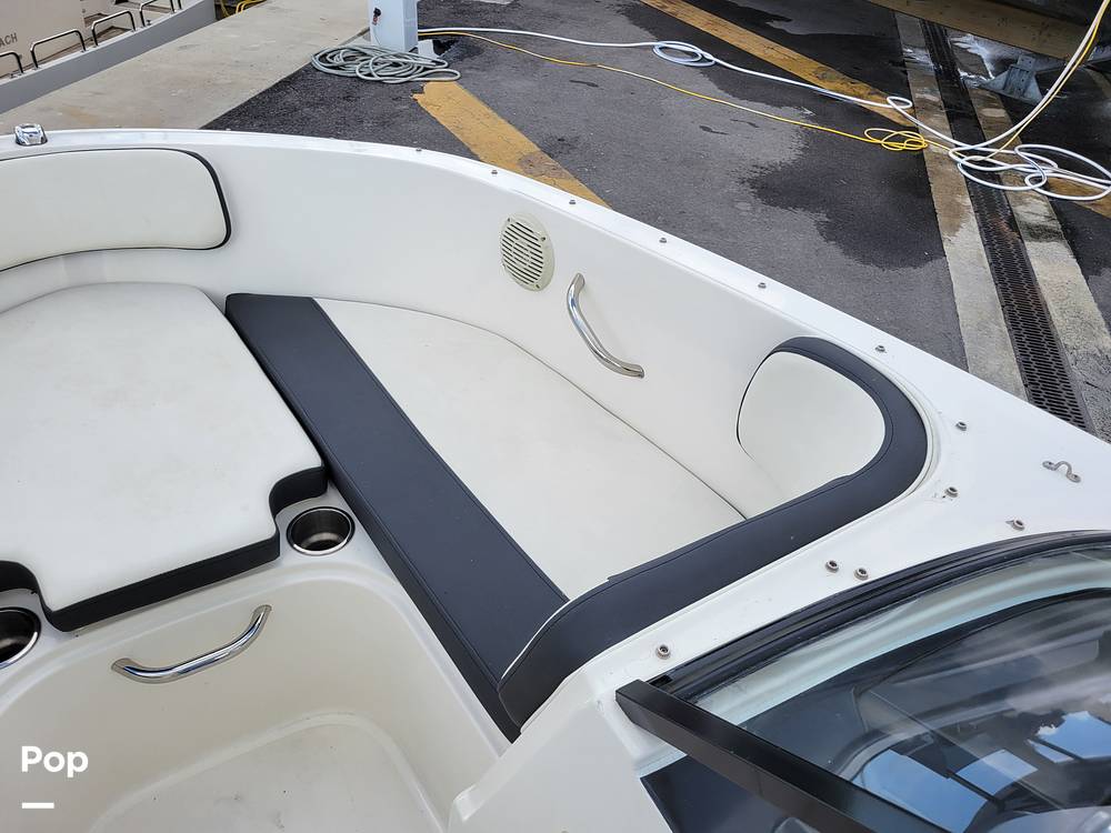 Slide: The Image of Bayliner VR4 2021 - 22