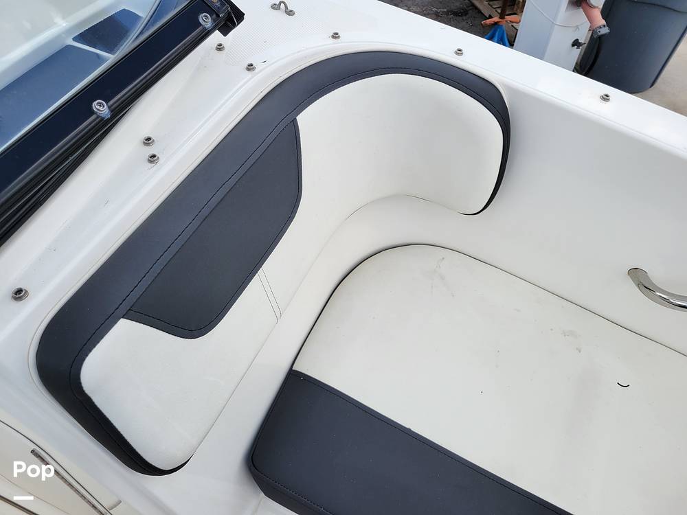 Slide: The Image of Bayliner VR4 2021 - 26