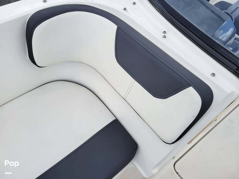 Slide: The Image of Bayliner VR4 2021 - 27