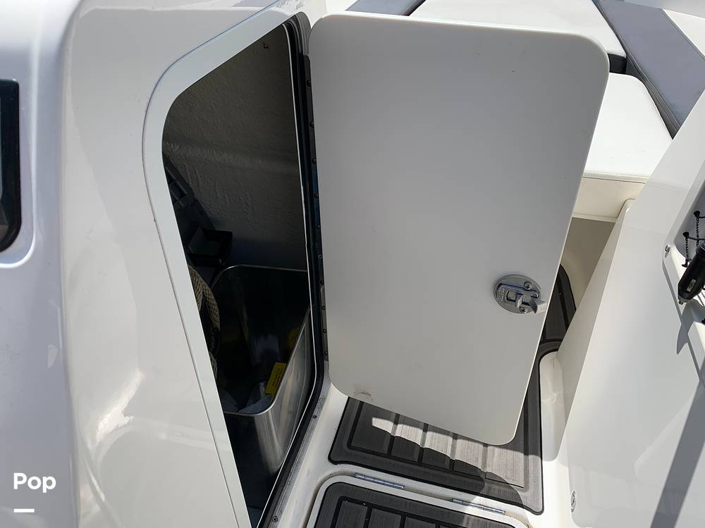 Slide: The Image of Bayliner VR4 2021 - 14633392