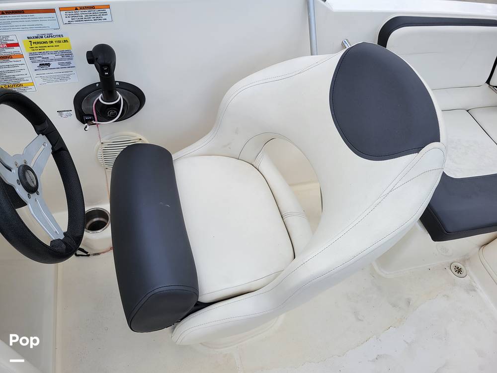 Slide: The Image of Bayliner VR4 2021 - 37