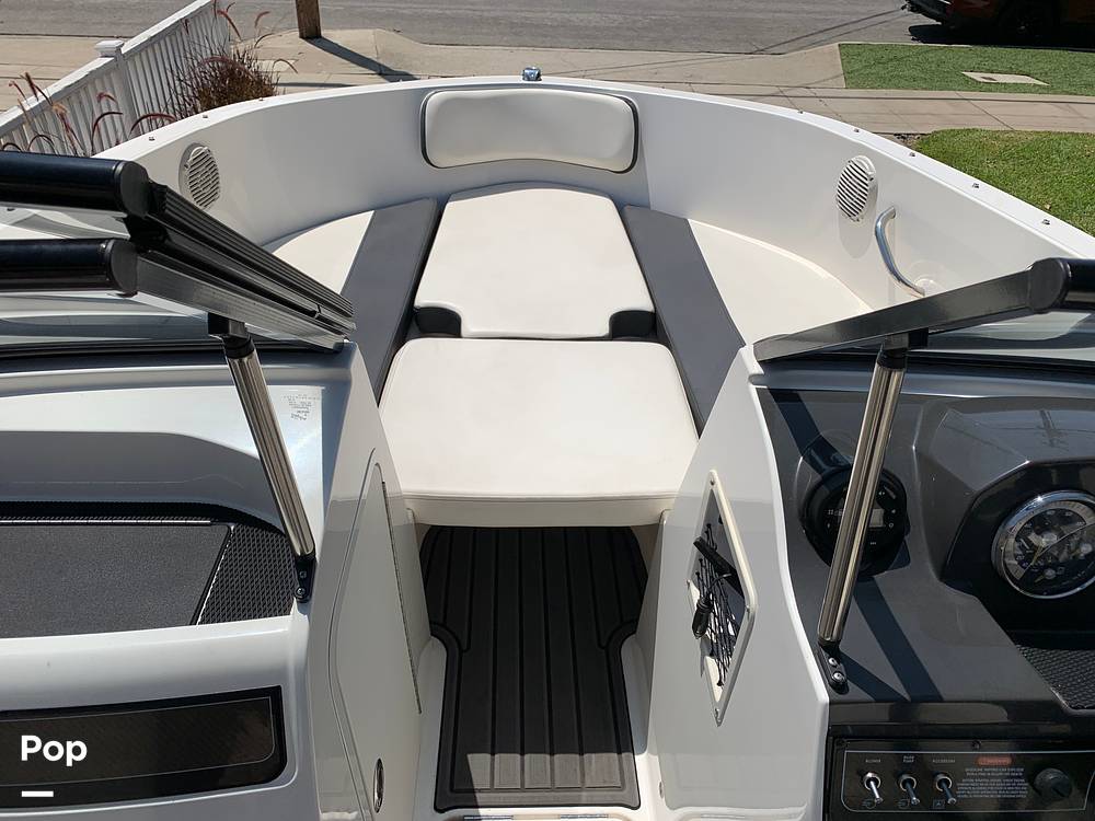 Slide: The Image of Bayliner VR4 2021 - 14633397