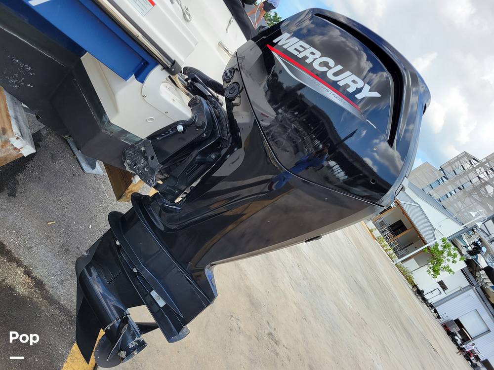 Slide: The Image of Bayliner VR4 2021 - 4