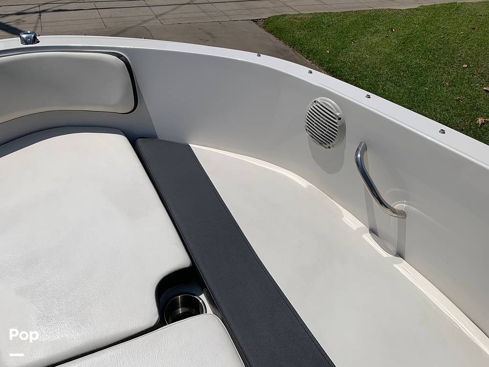 Slide: The Image of Bayliner VR4 2021 - 14633400