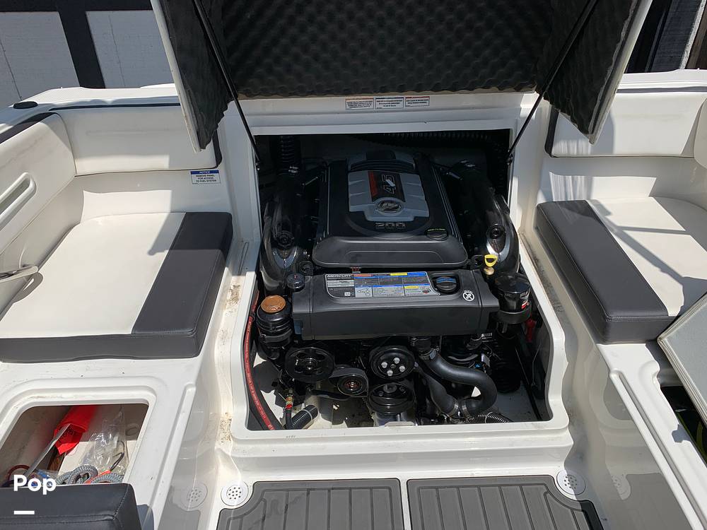 Slide: The Image of Bayliner VR4 2021 - 14633406