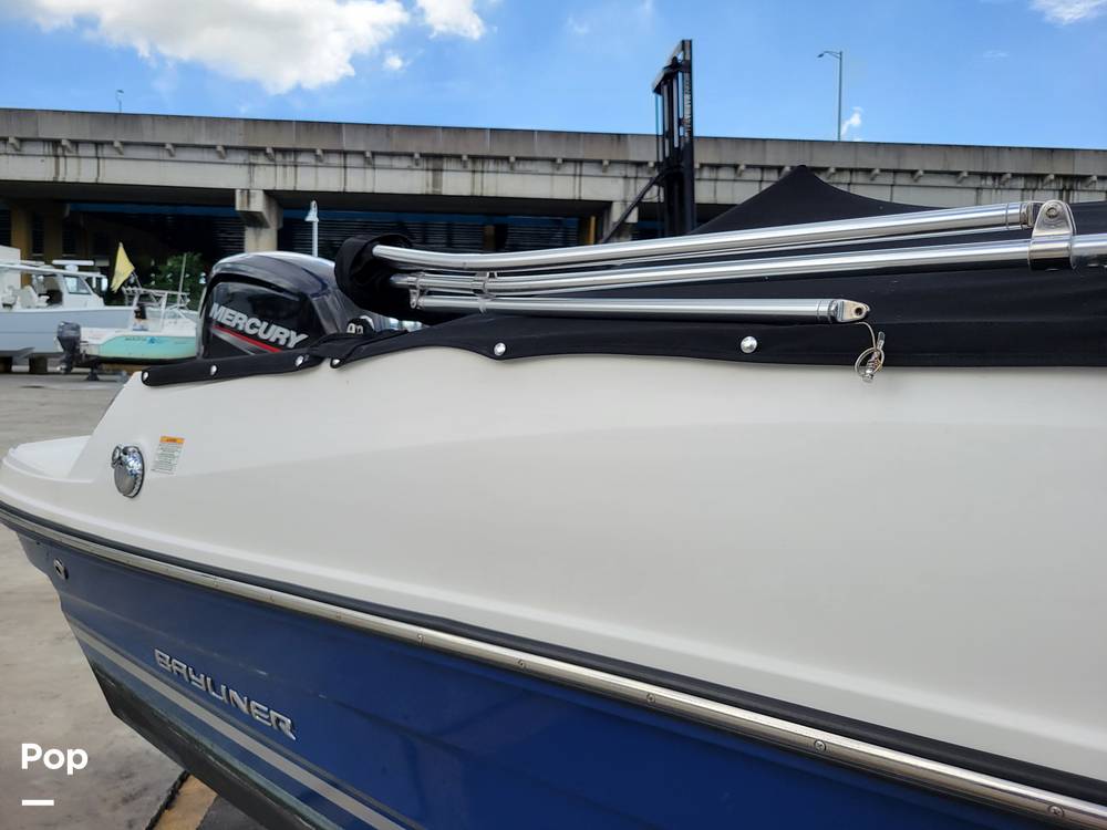 Slide: The Image of Bayliner VR4 2021 - 64