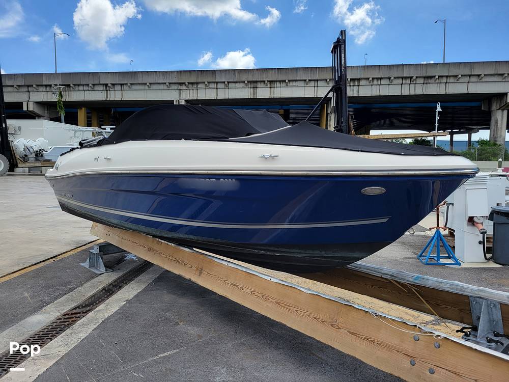 Slide: The Image of Bayliner VR4 2021 - 8