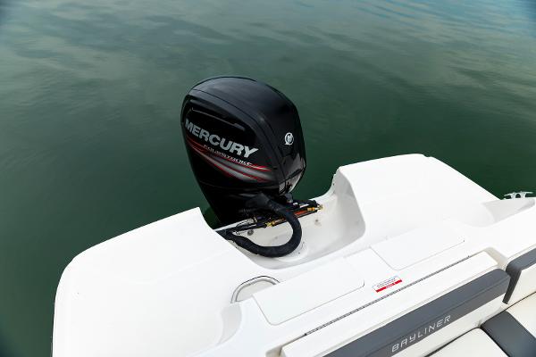 Slide: The Image of Bayliner VR4 2022 - 5