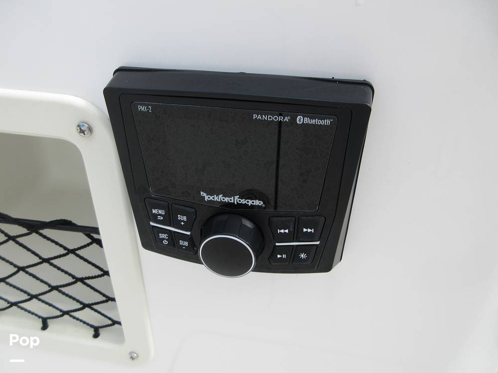 Slide: The Image of Bayliner VR4 2024 - 15451920