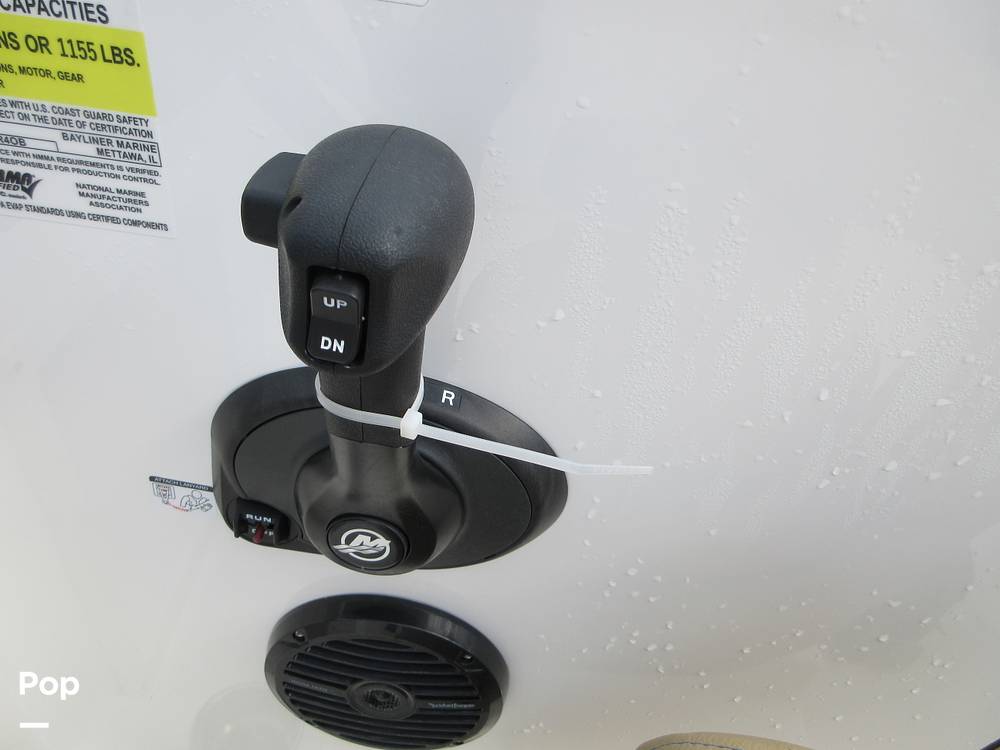 Slide: The Image of Bayliner VR4 2024 - 15451922