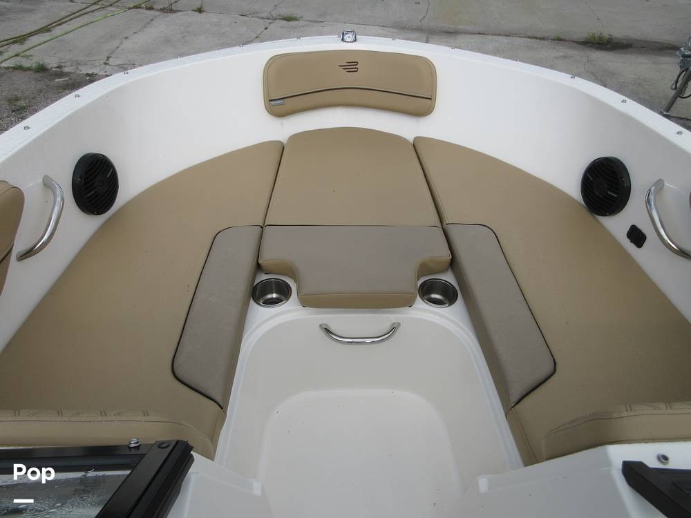 Slide: The Image of Bayliner VR4 2024 - 15451926