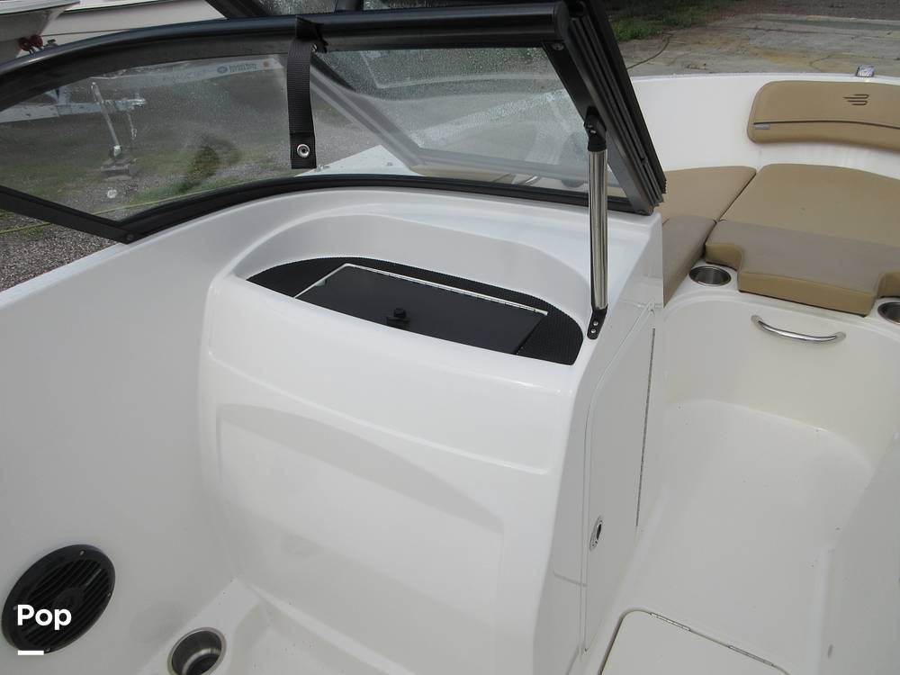 Slide: The Image of Bayliner VR4 2024 - 15451927