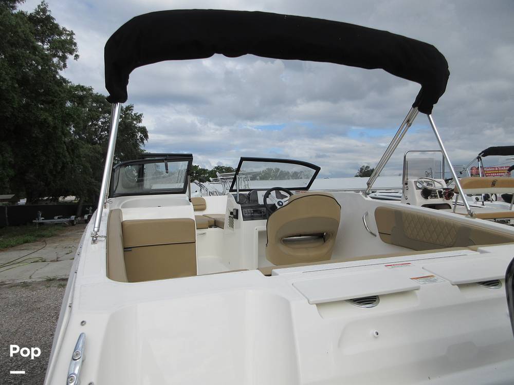 Slide: The Image of Bayliner VR4 2024 - 15451932