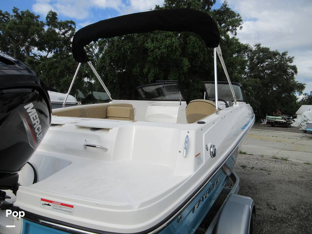 Slide: The Image of Bayliner VR4 2024 - 15451947