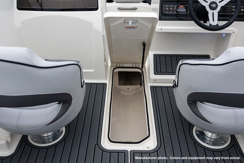 Slide: The Image of Bayliner VR4 2025 - 7