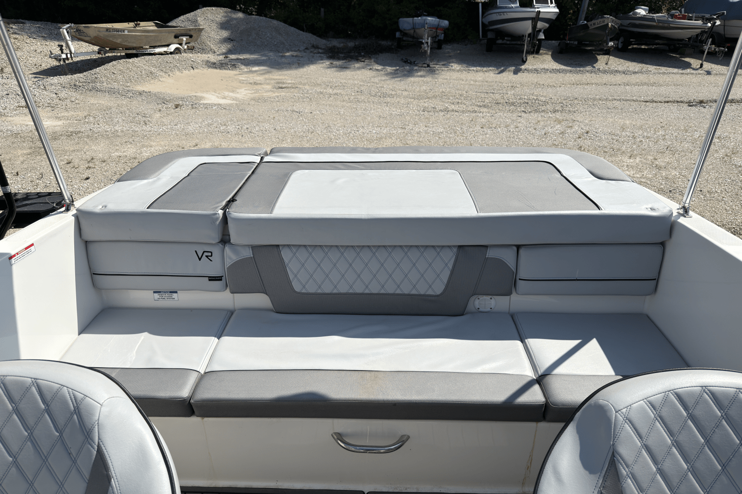 Slide: The Image of Bayliner VR4 Bowrider I/O 2021 - 4