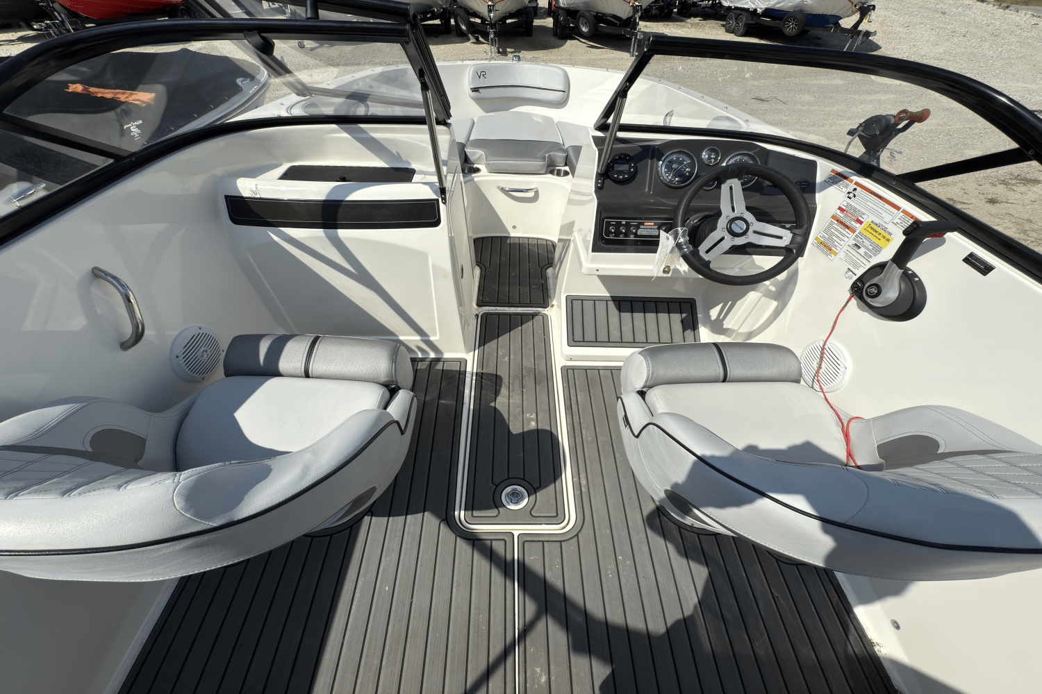 Slide: The Image of Bayliner VR4 Bowrider I/O 2021 - 7