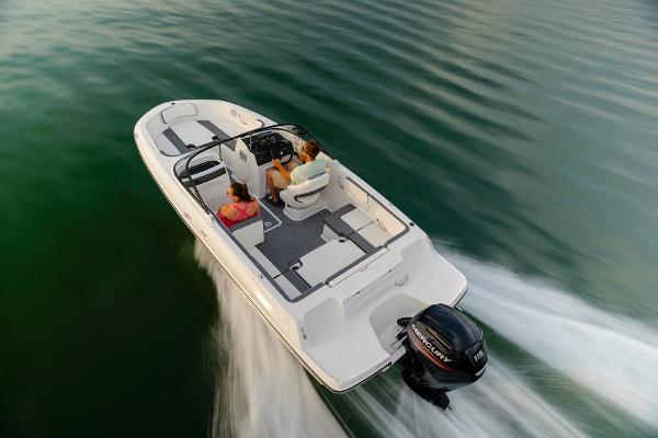 Slide: The Image of Bayliner VR4 OB 2023 - 1