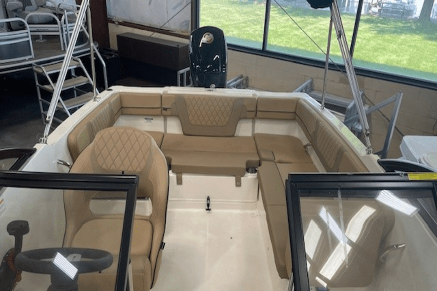 Slide: The Image of Bayliner VR4OB 2025 - 12