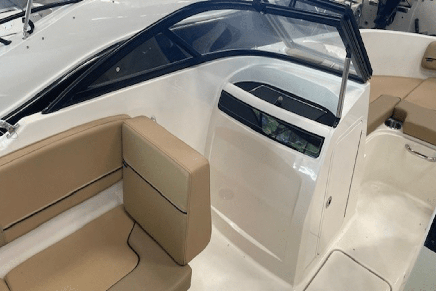 Slide: The Image of Bayliner VR4OB 2025 - 8