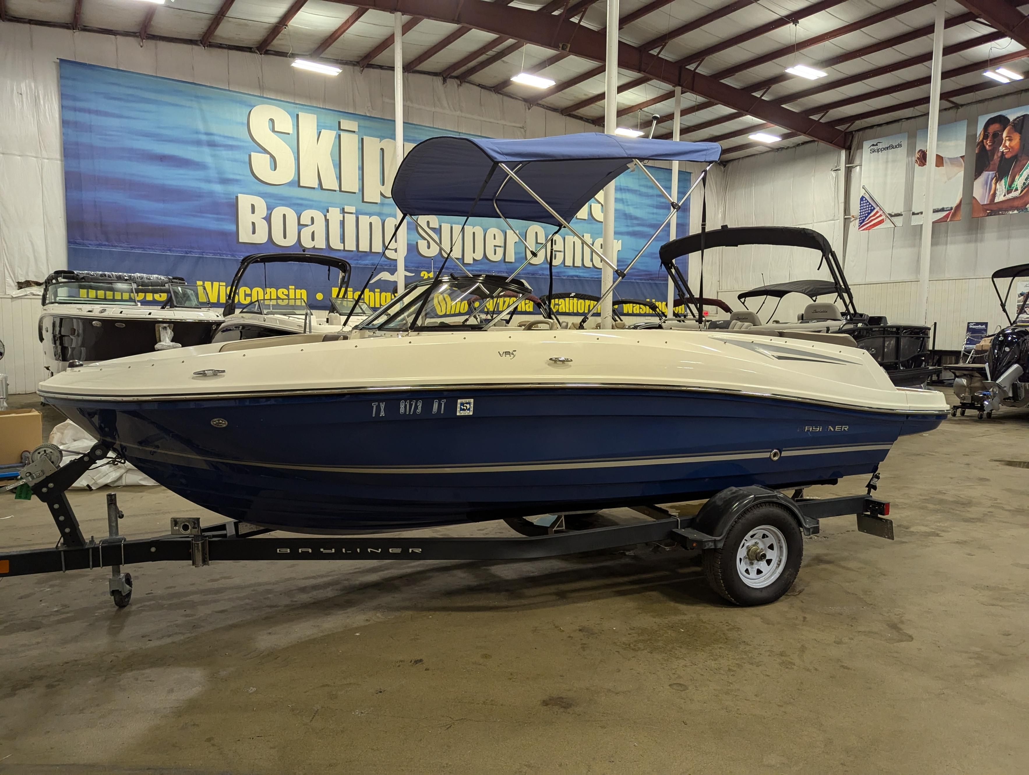 Slide: The Image of Bayliner VR5 2017 - 1