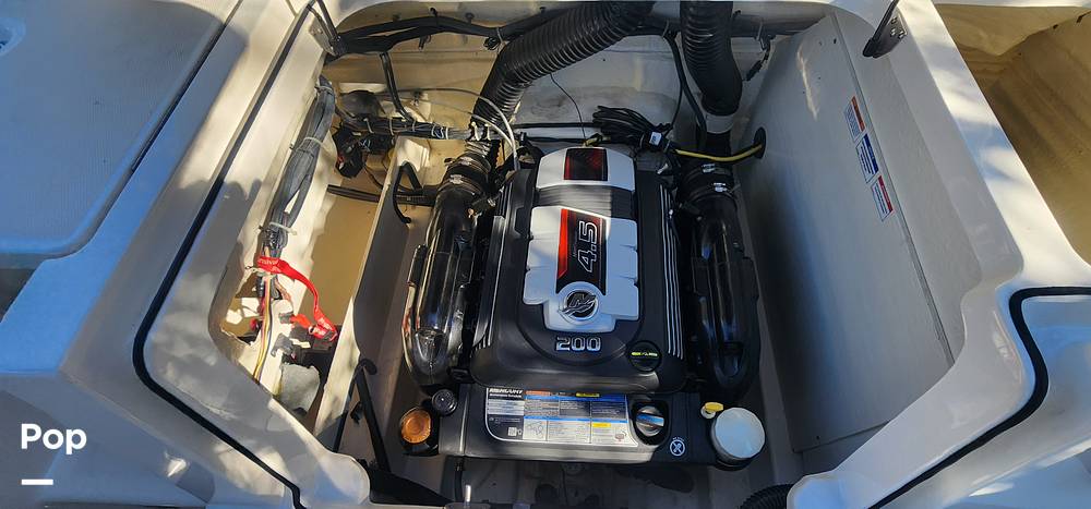 Slide: The Image of Bayliner VR5 2019 - 104