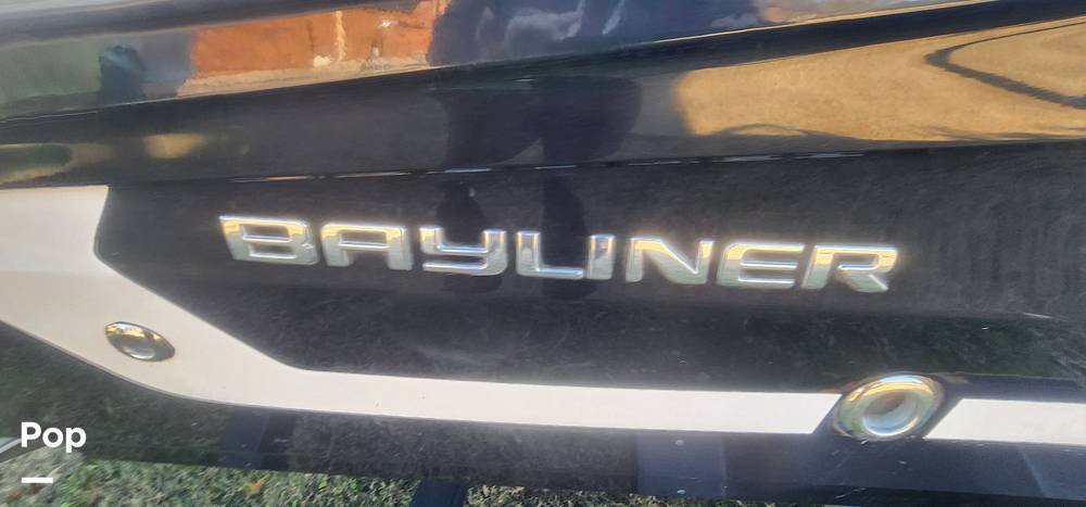 Slide: The Image of Bayliner VR5 2019 - 18