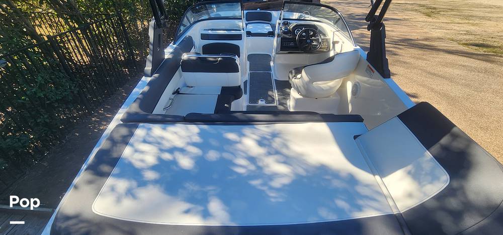 Slide: The Image of Bayliner VR5 2019 - 35