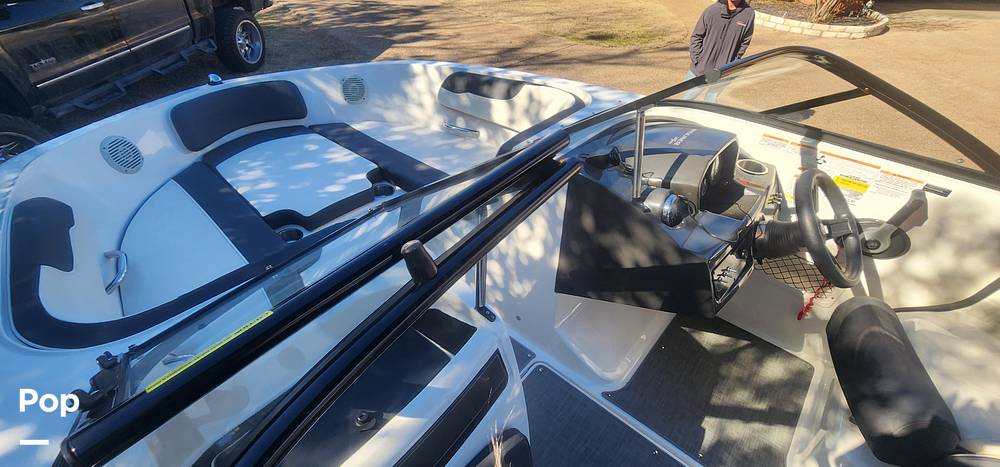 Slide: The Image of Bayliner VR5 2019 - 49