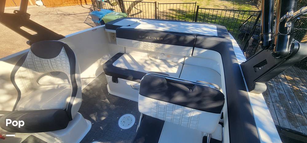 Slide: The Image of Bayliner VR5 2019 - 51