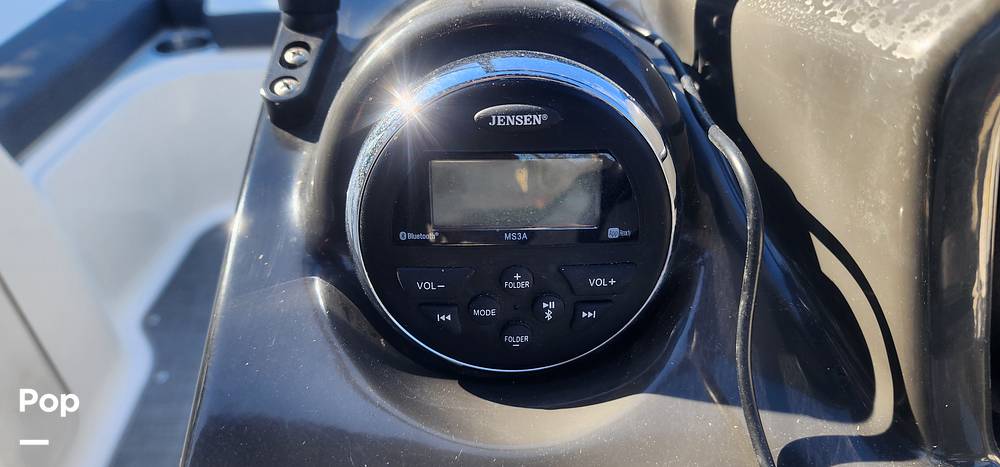 Slide: The Image of Bayliner VR5 2019 - 66