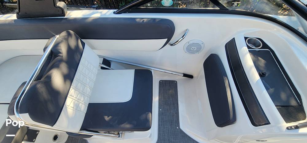 Slide: The Image of Bayliner VR5 2019 - 76