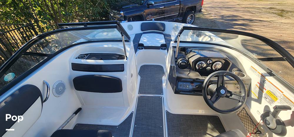 Slide: The Image of Bayliner VR5 2019 - 79