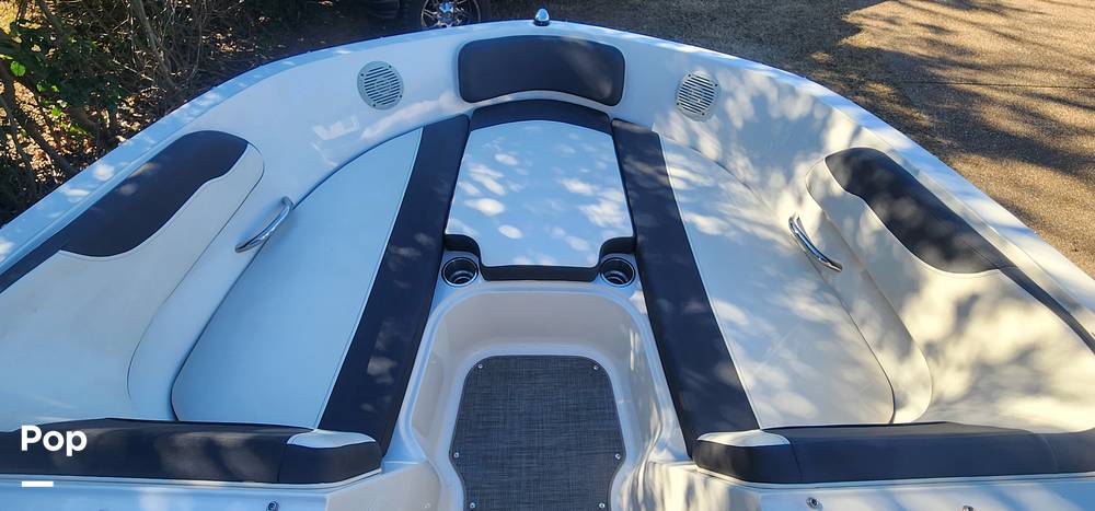 Slide: The Image of Bayliner VR5 2019 - 80