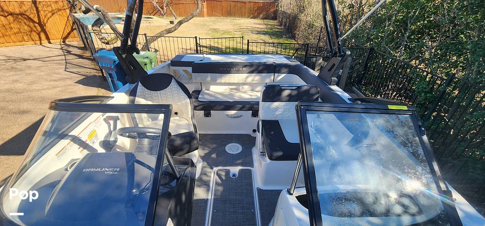 Slide: The Image of Bayliner VR5 2019 - 82
