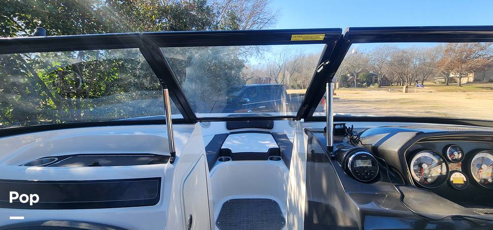 Slide: The Image of Bayliner VR5 2019 - 95