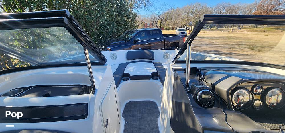 Slide: The Image of Bayliner VR5 2019 - 96