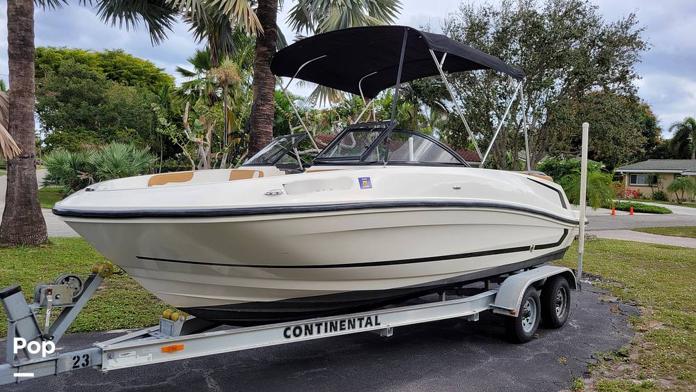 Slide: The Image of Bayliner VR5 2020 - 0