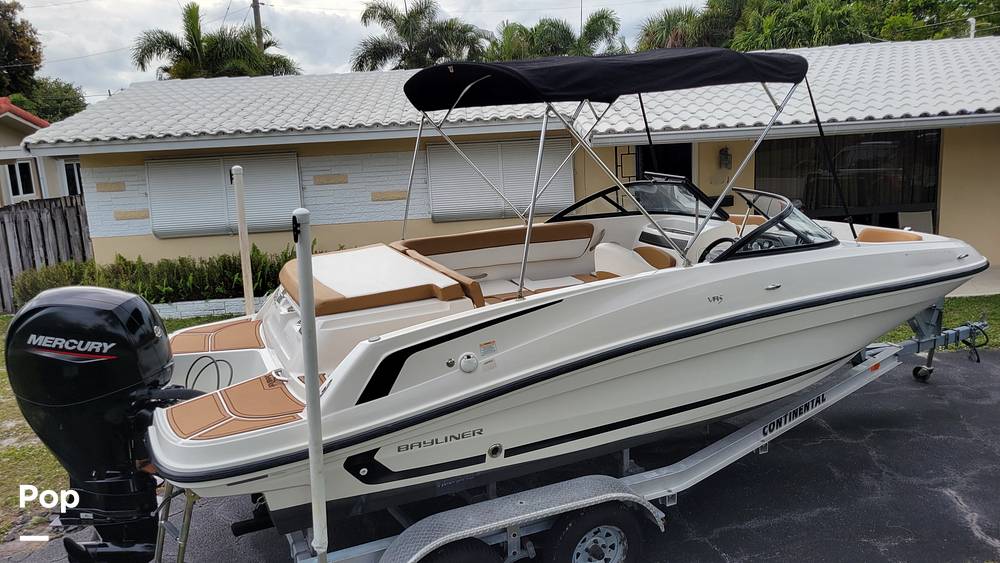 Slide: The Image of Bayliner VR5 2020 - 120