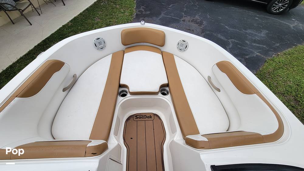 Slide: The Image of Bayliner VR5 2020 - 13