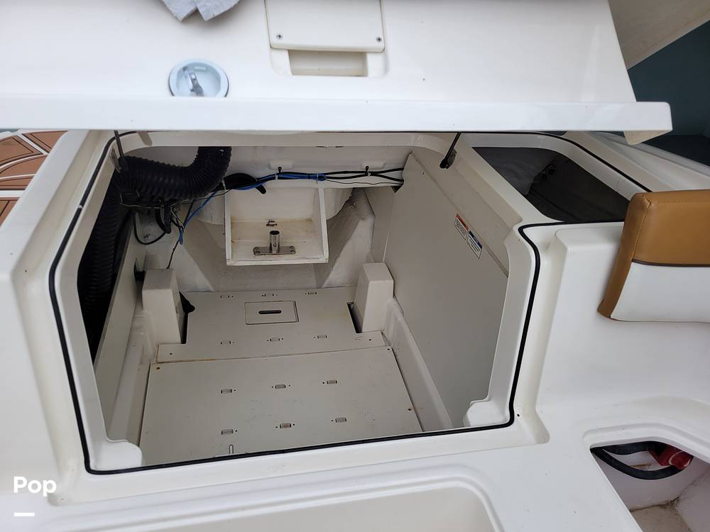 Slide: The Image of Bayliner VR5 2020 - 19